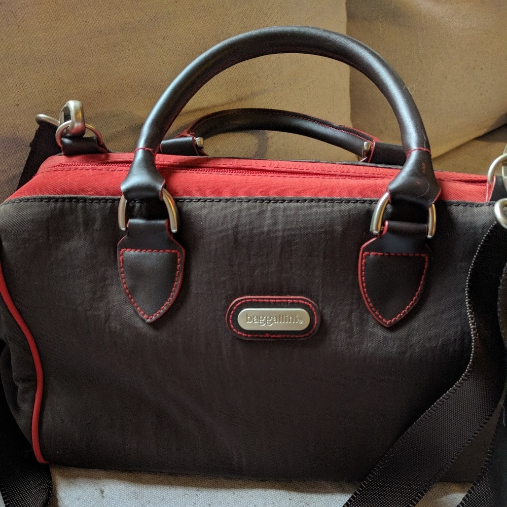 Baggallini wide mouth doctor's bag style purse